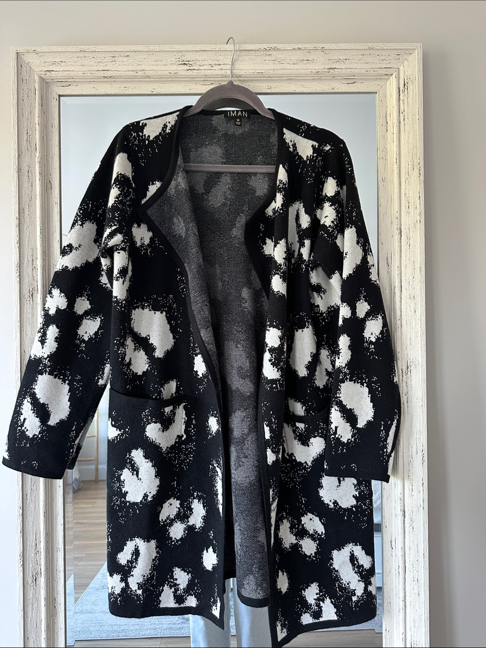 IMAN Black & White Abstract Open-Front Cardigan